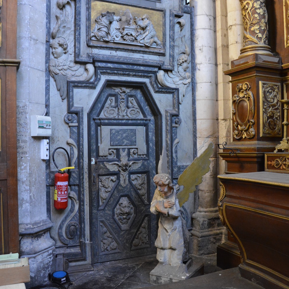 Porte d'entrèe de la Chapelle Saint Nicolas