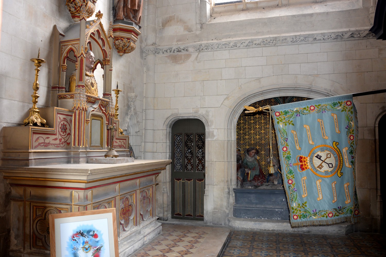 Cathédrale de Saint-Omer|Chapelle du Saint Sépulcre, avec ses deux portes du trésor