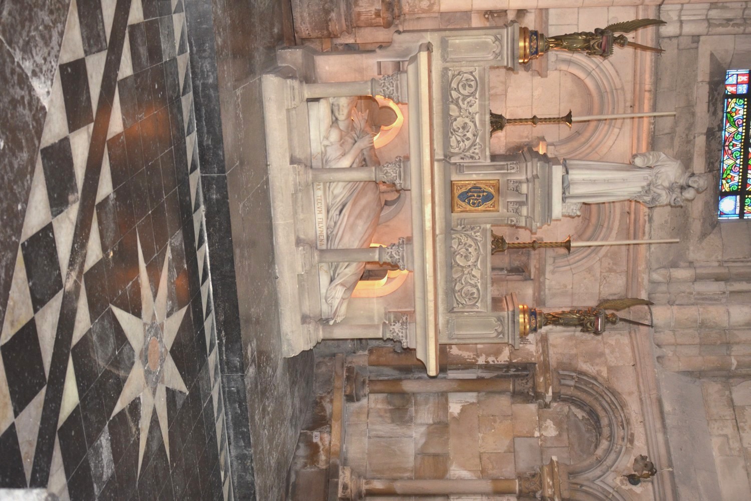 Chapelle Saint Antoinne de Padoue ancienne Saint André, regardez attentivement vous y verrez Les symboles d'un Ordre militaire et religieux