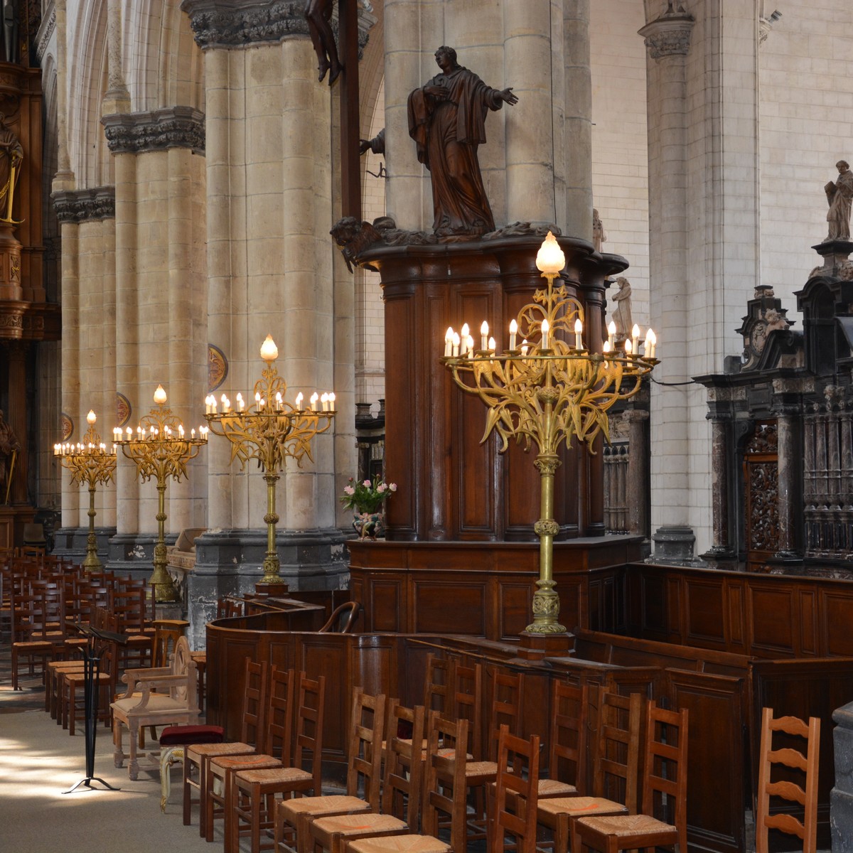 Cathédrale de Saint-Omer|Banc d'oeuvre 