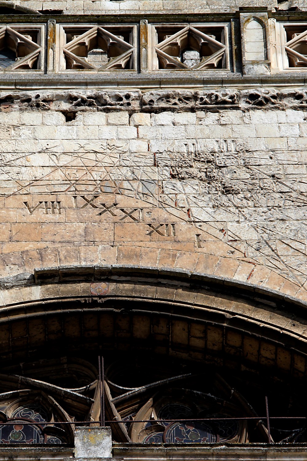 cadran solaire cathédrale saint-omer, avant restauration