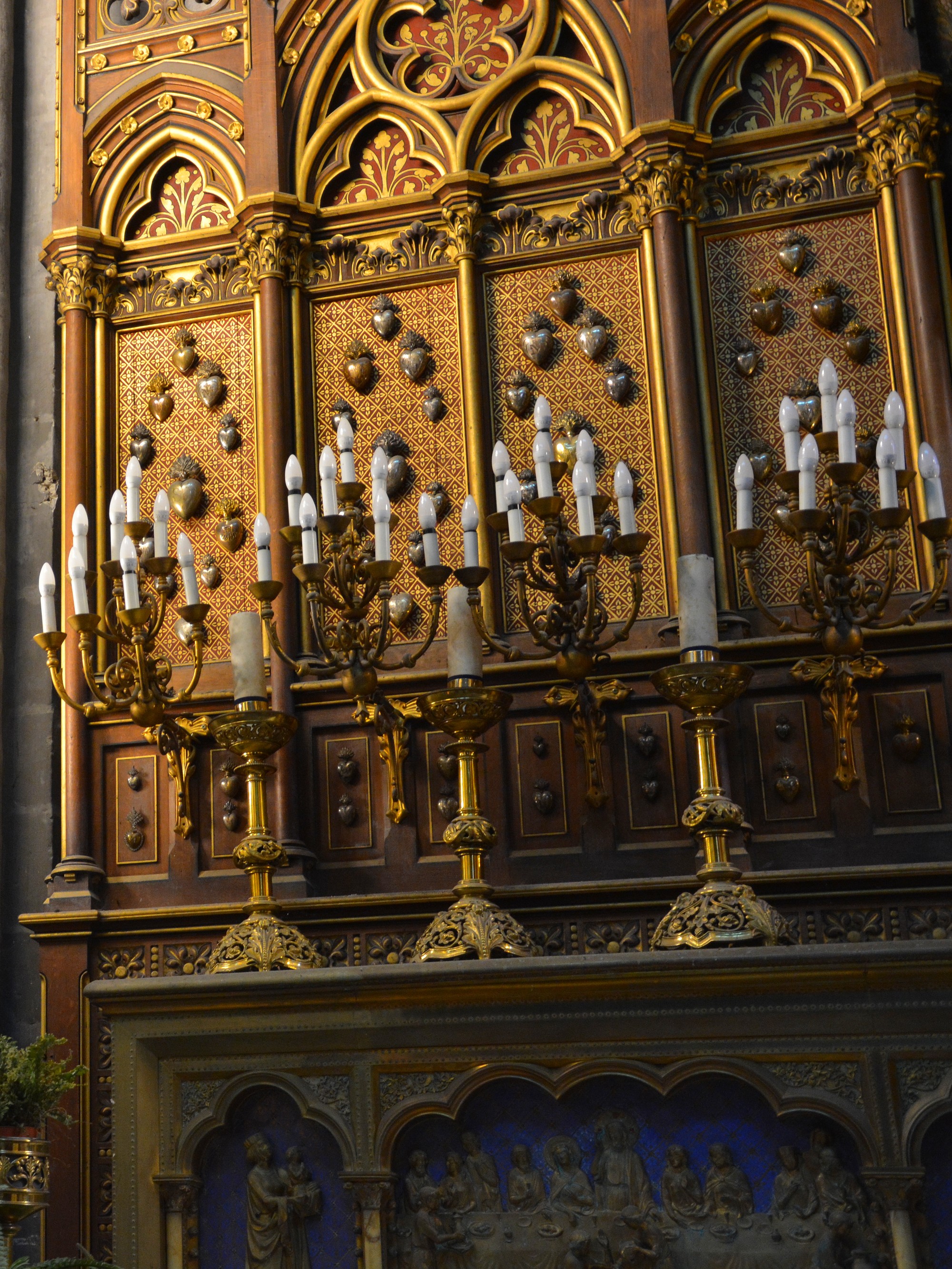 6 Chandeliers et 8 Appliques de l'autel de  la chapelle de Notre Dame des Miracle