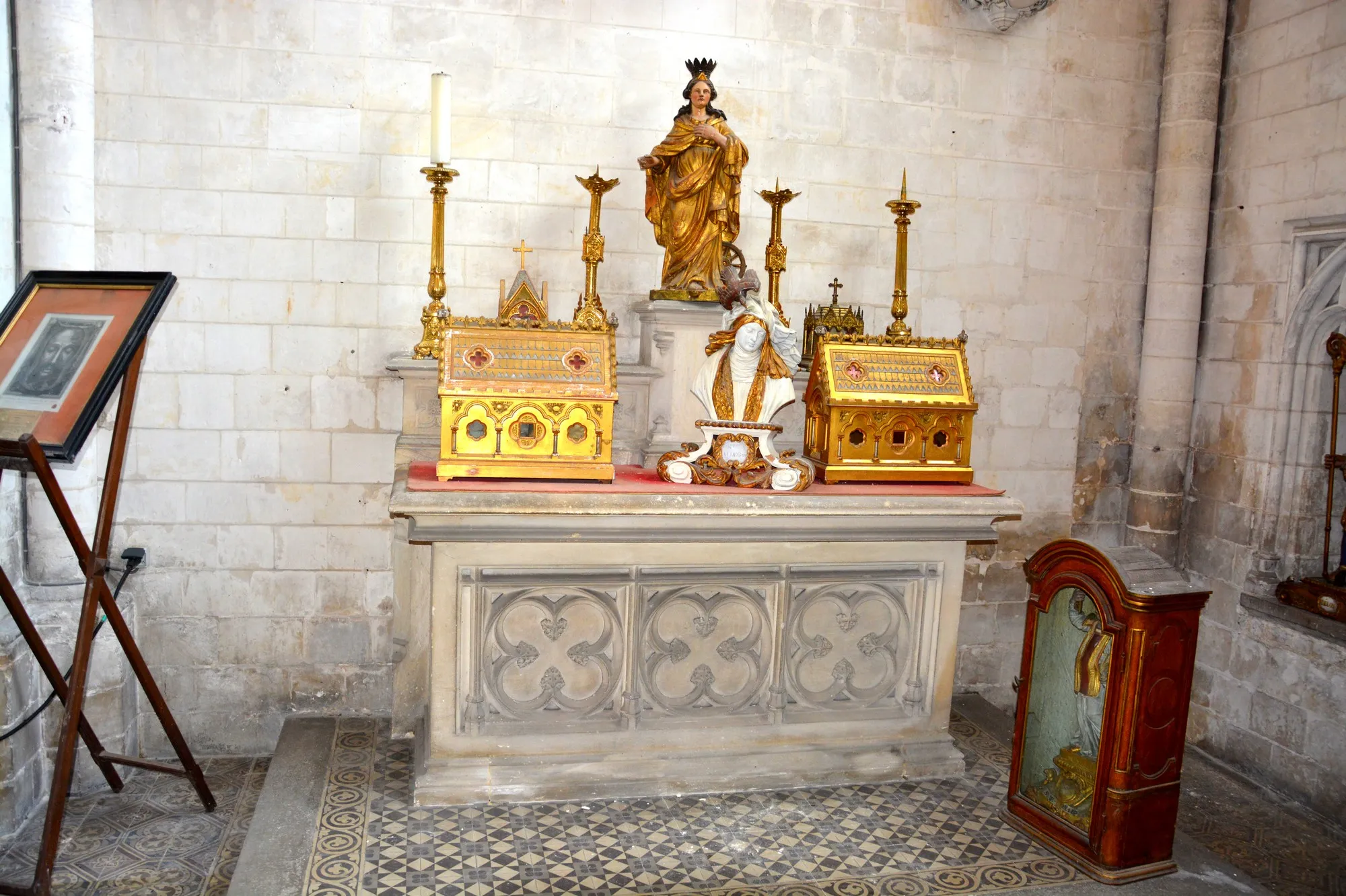 luminaires de la chapelle sainte Aldegonde saint Denis