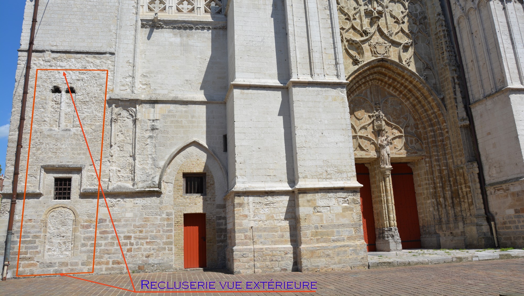 Cathédrale de Saint-Omer - vue extérieure de la recluserie