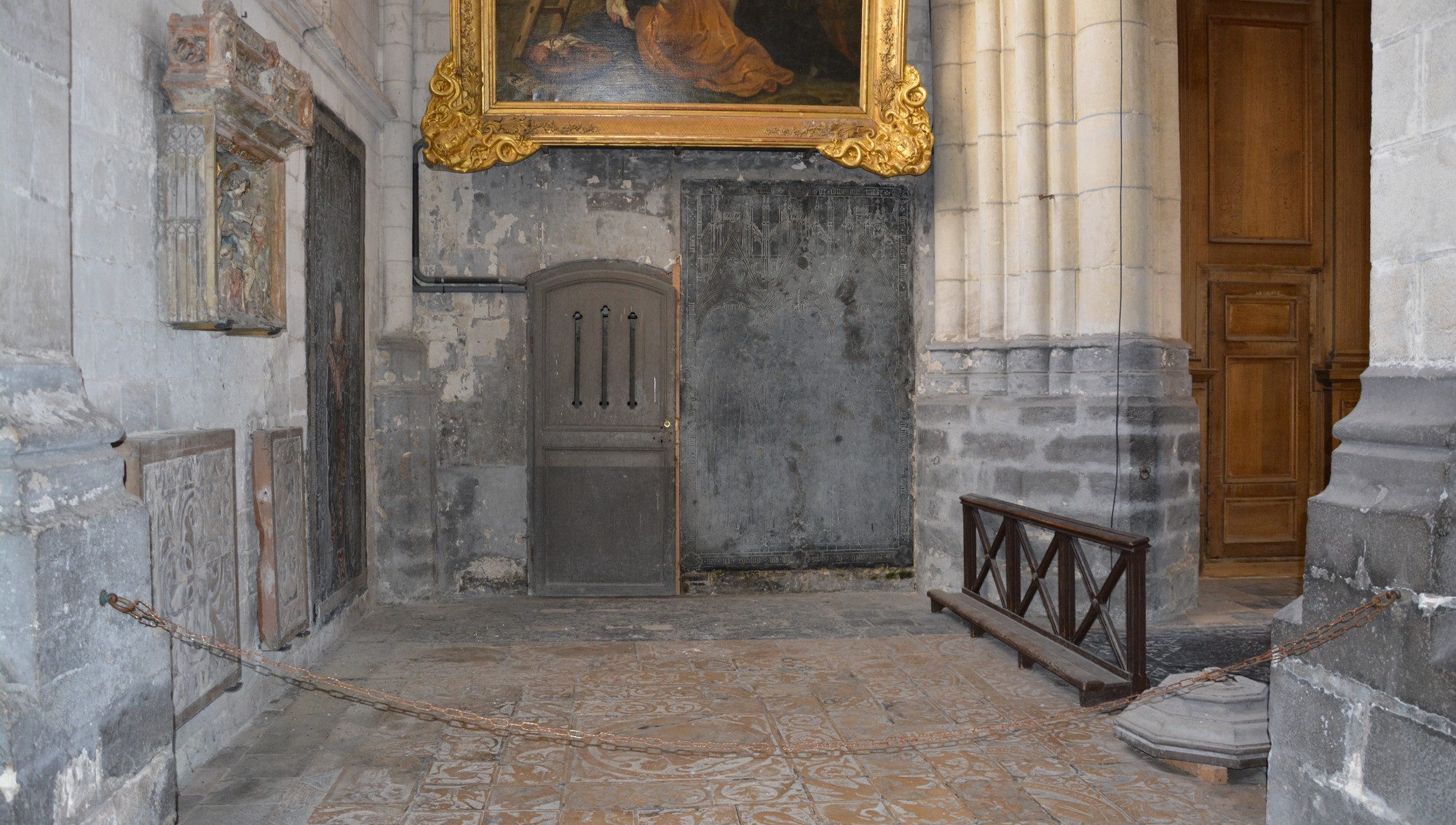 Cathédrale de Saint-Omer - dallage nef sud