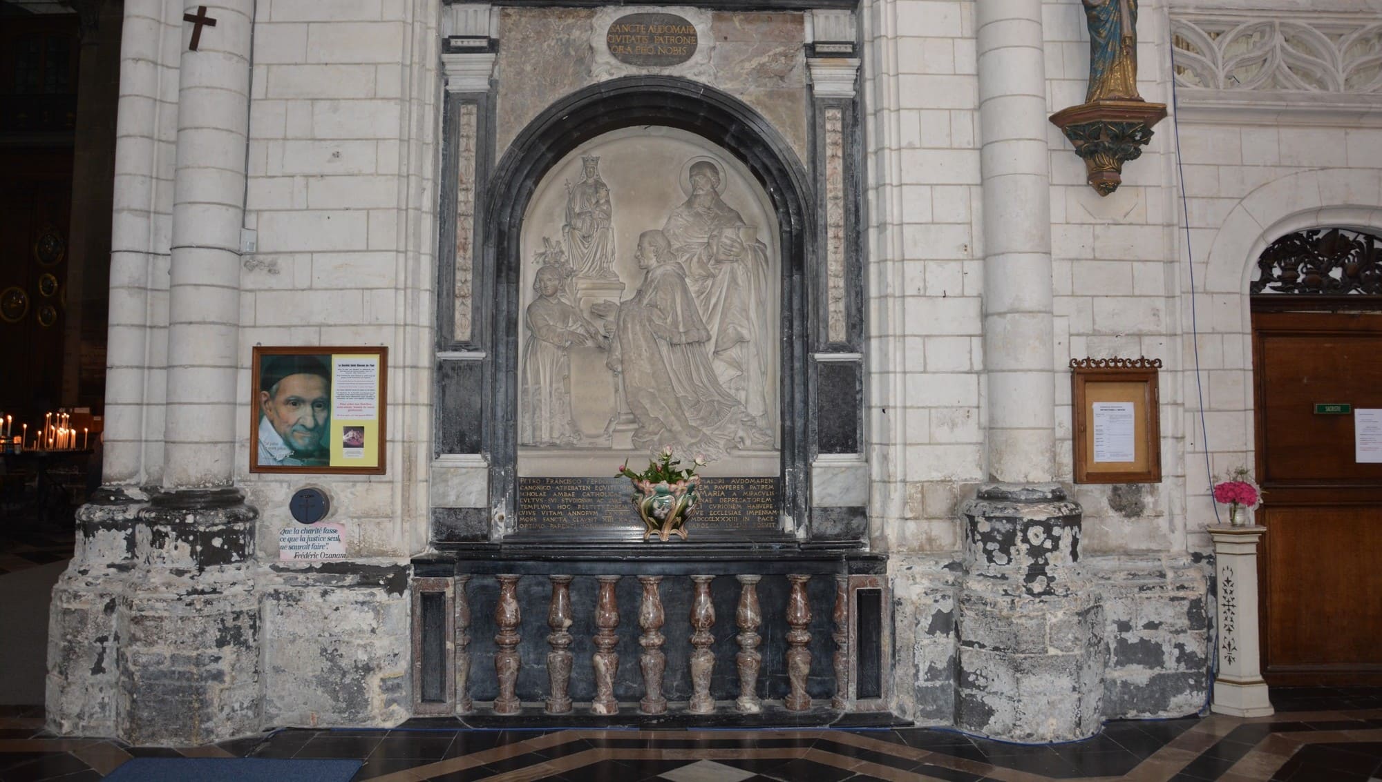 Cathédrale de Saint-Omer|Niche Saint-Omer 