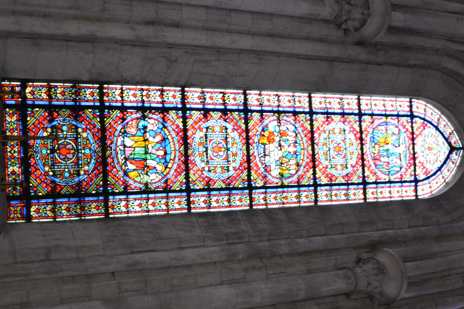 vitraux de la chapelle saint-esprit saint-omer
