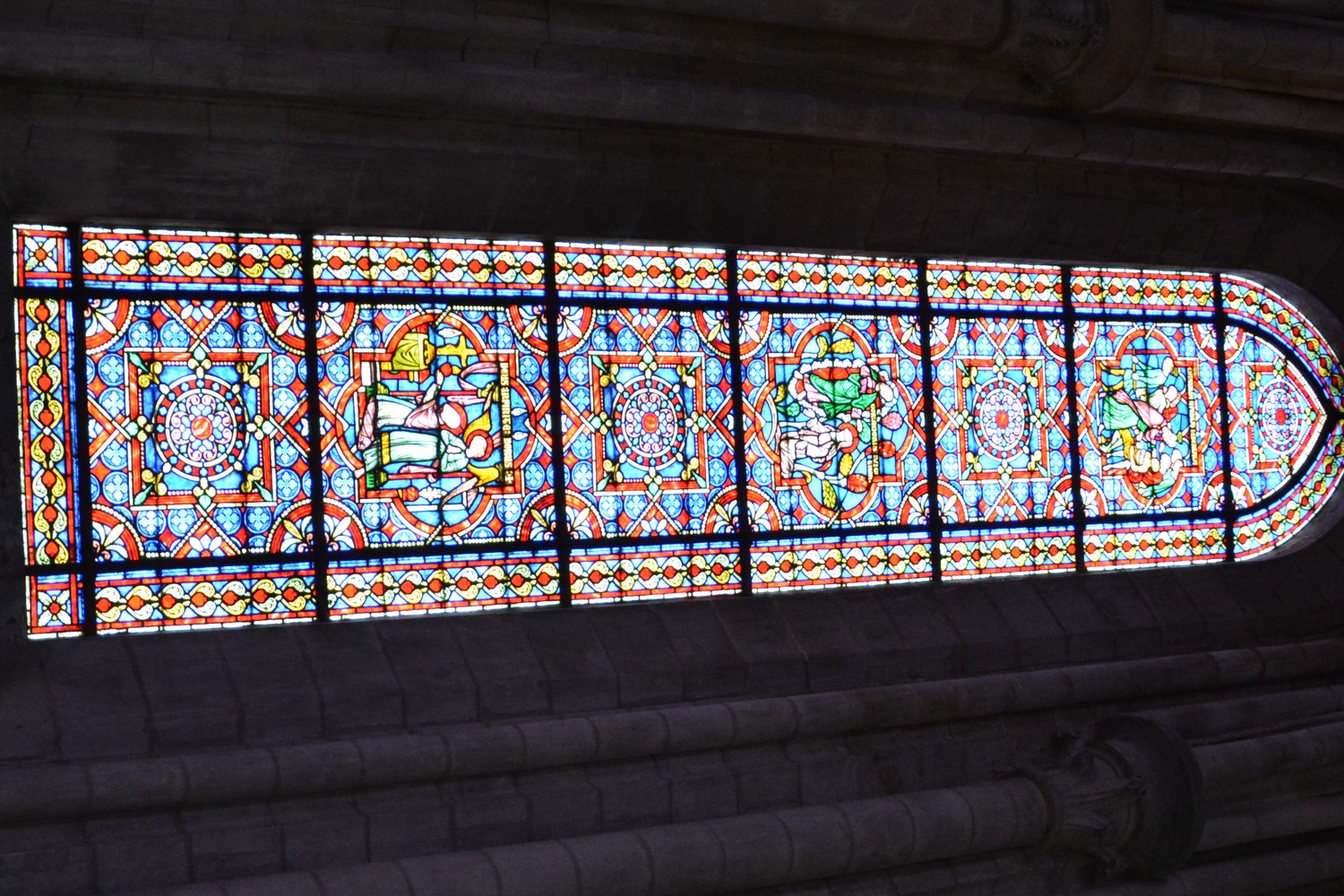 vitraux de la chapelle saint-esprit saint-omer