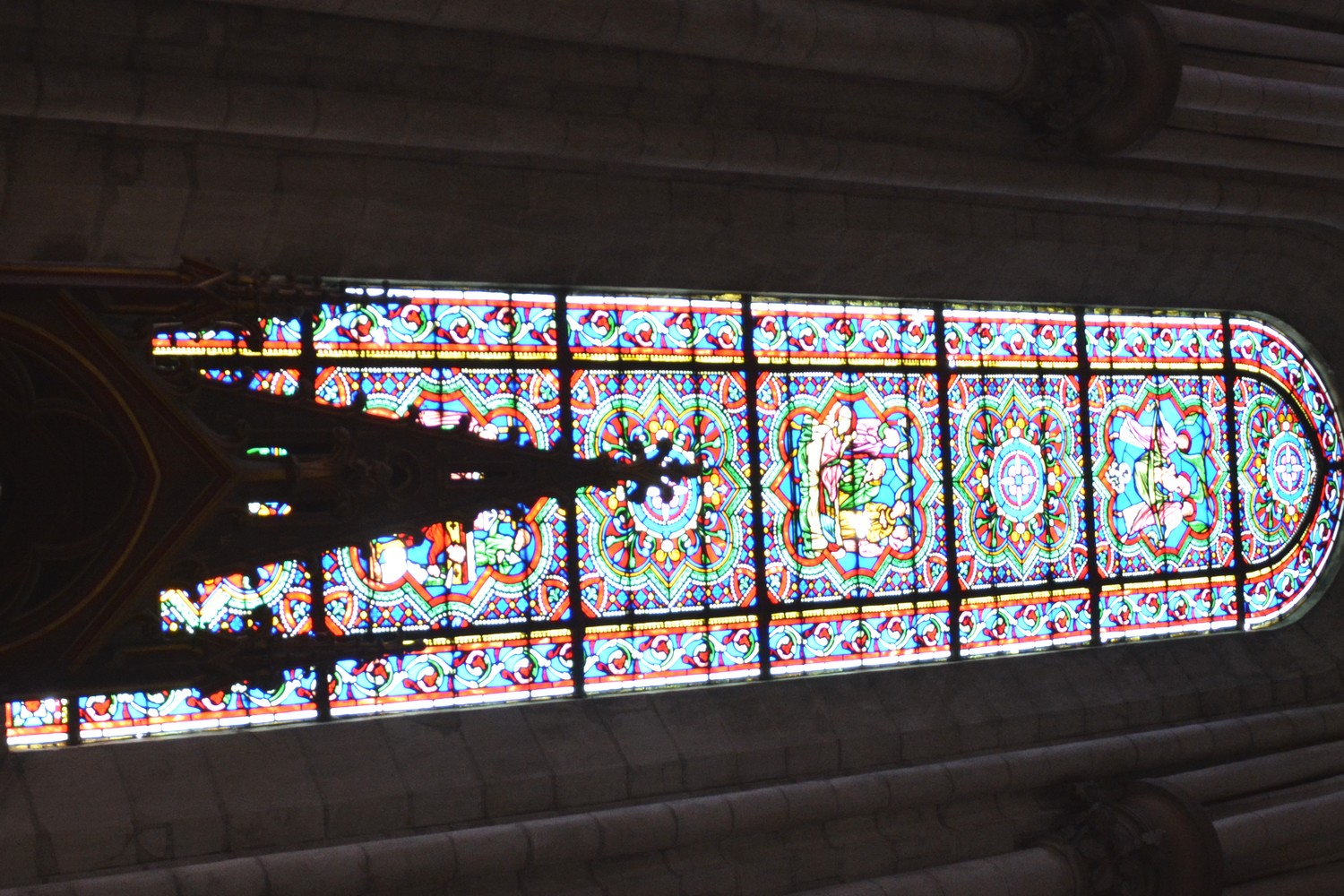 vitraux de la chapelle saint Jean évangéliste