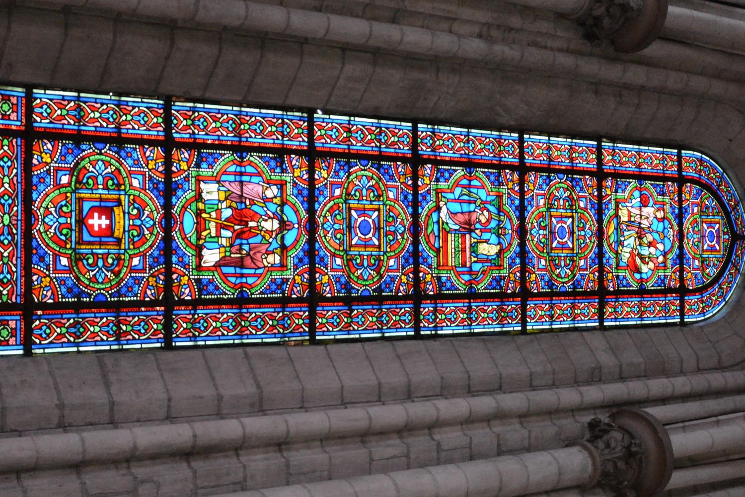 vitraux de la chapelle saint Jean évangéliste