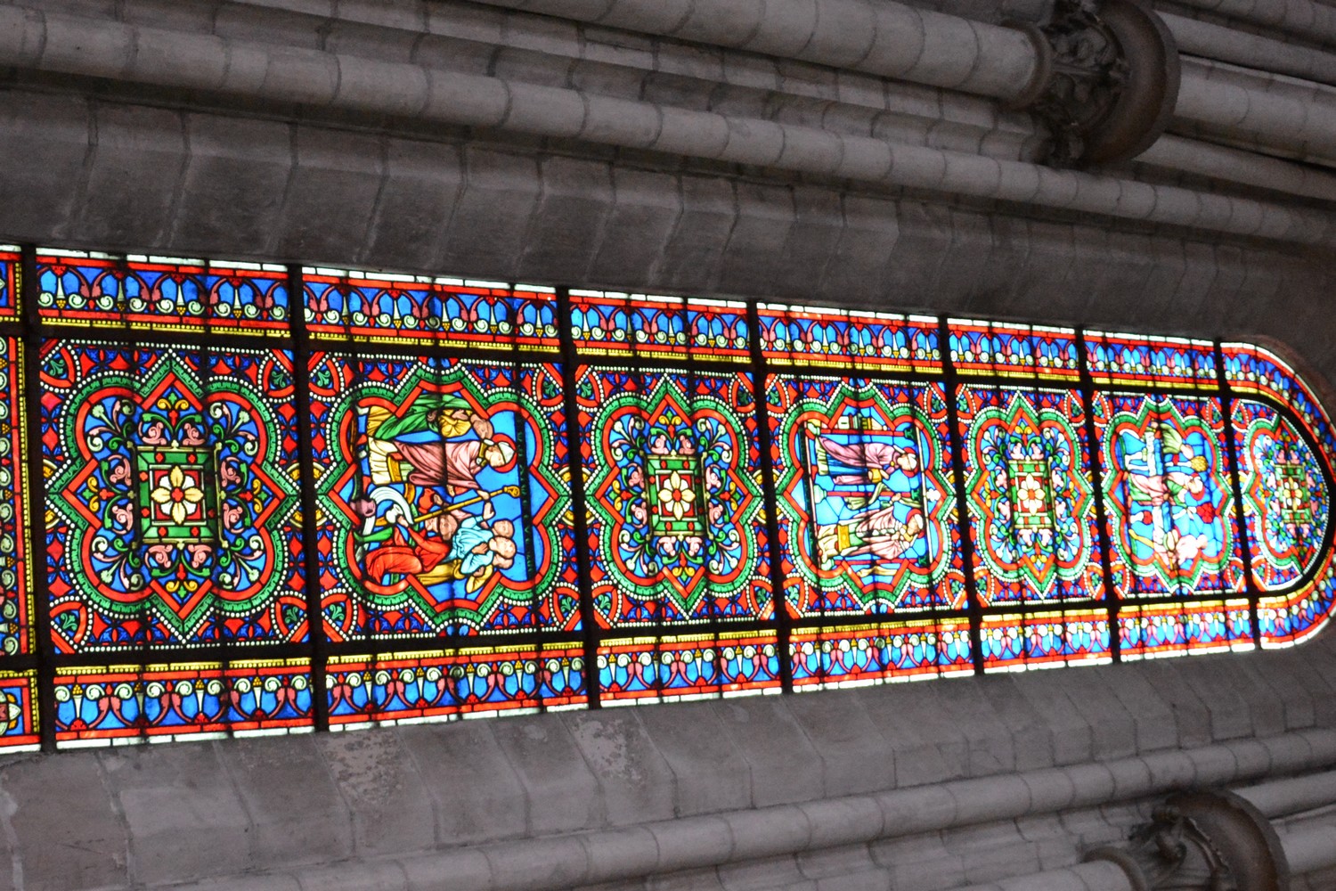 vitraux de la chapelle saint Jean évangéliste