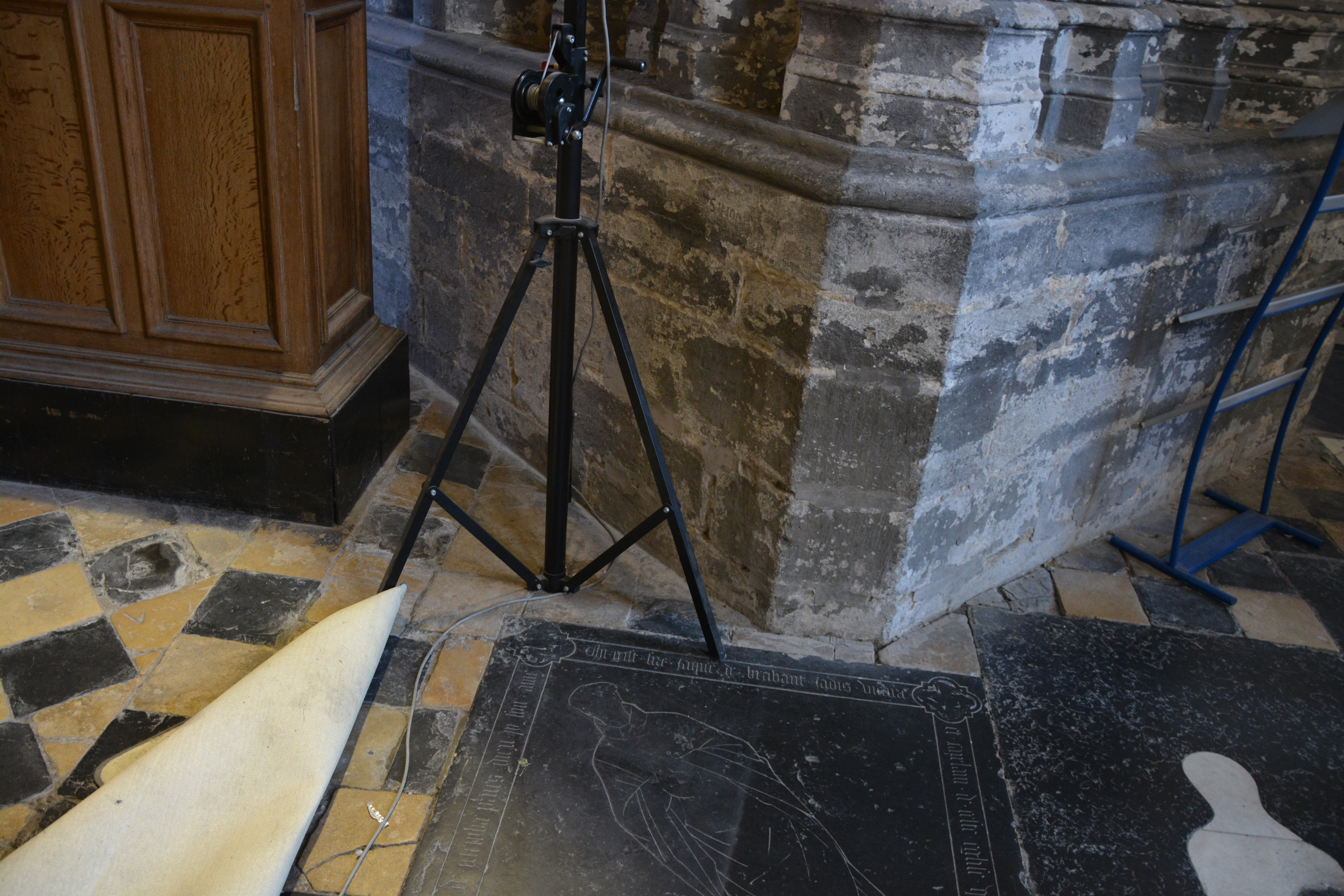 Cathédrale de Saint-Omer -  dallage de la Nef, travée centrale A2