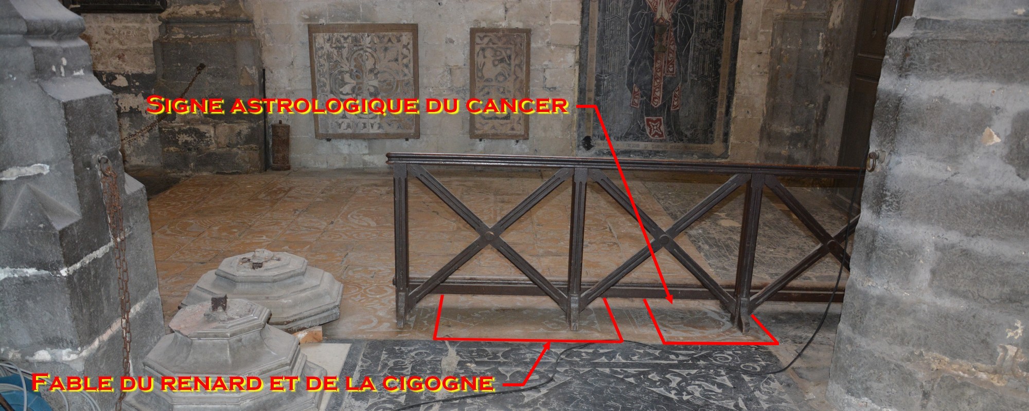 Cathédrale de Saint-Omer -  dallage de la Nef, travée latérale C1 Chapelle sainte Trinité