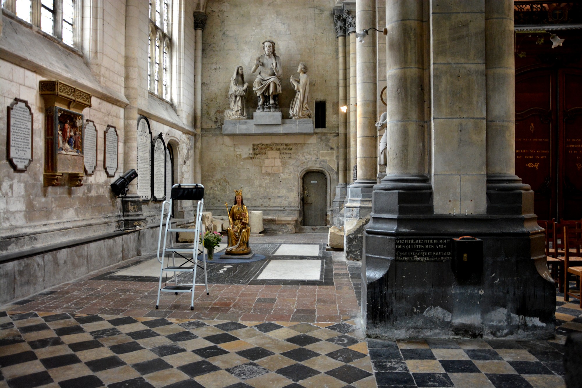 Cathédrale de Saint-Omer -  dallage du Transept Nord, travée latérale E2