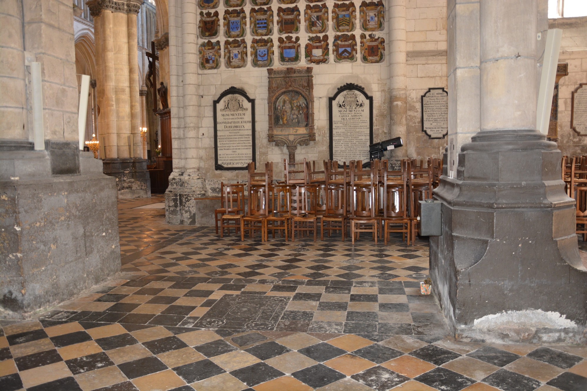 Cathédrale de Saint-Omer -  dallage du Transept Nord, travée latérale E3