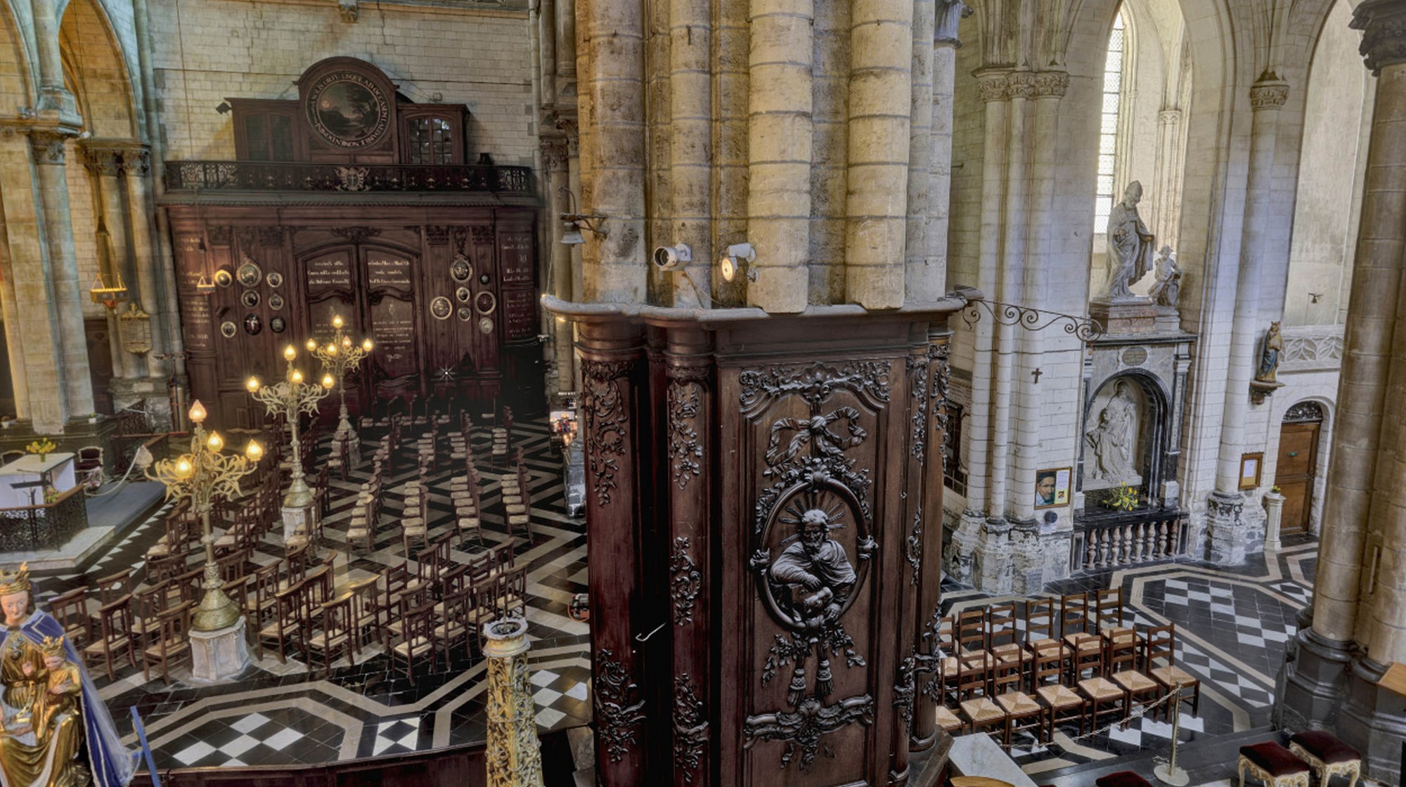 Cathédrale de Saint-Omer -  dallage du Transept Sud, travée latérale E6