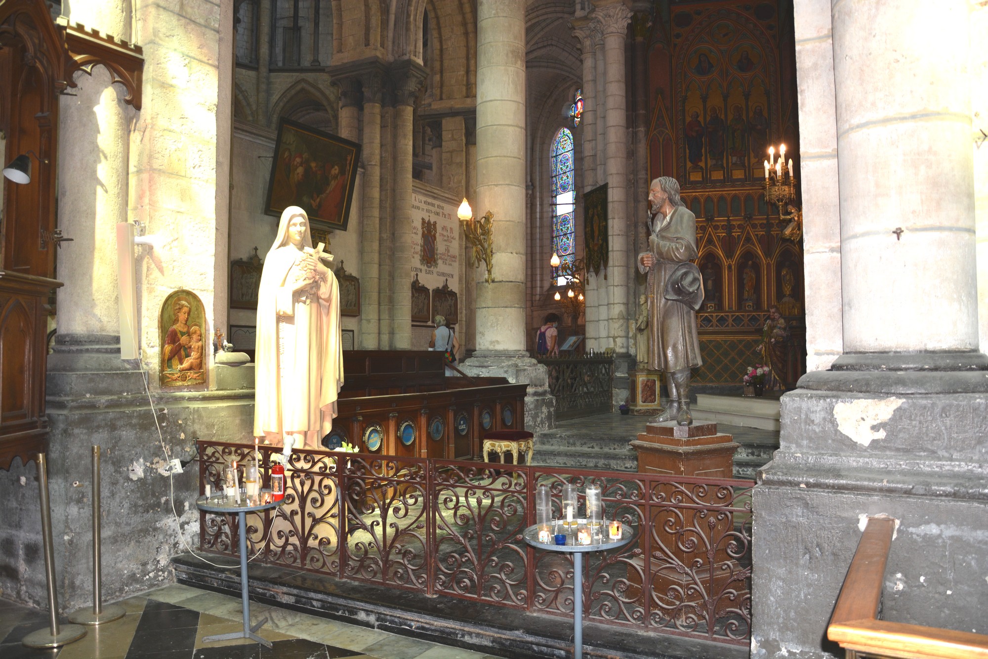 Cathédrale de Saint-Omer -  dallage du Transept Sud, travée latérale F6