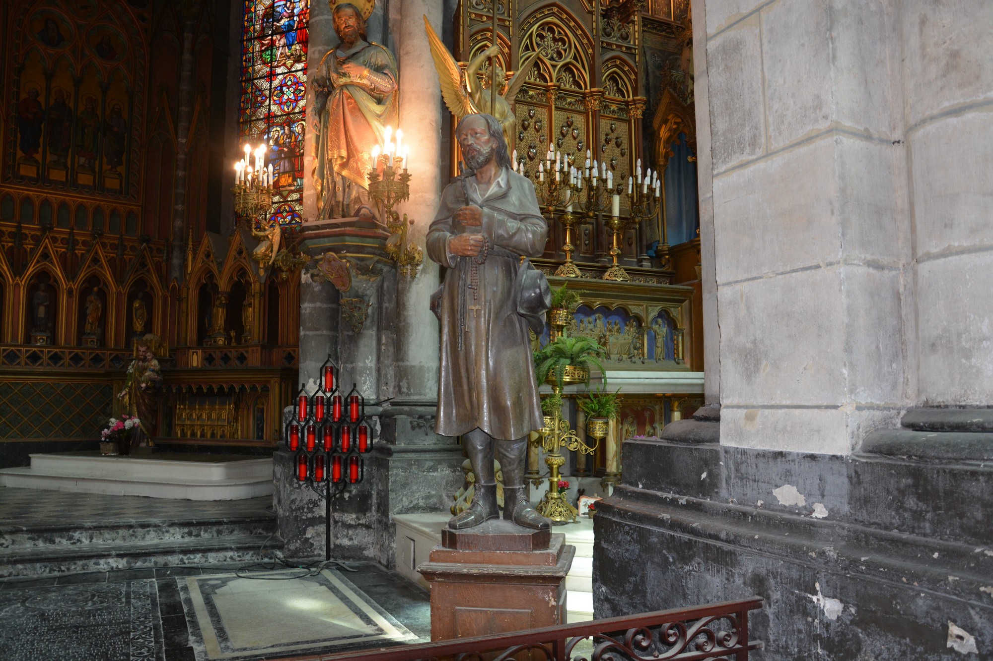 Cathédrale de Saint-Omer -  dallage du Transept Sud, travée latérale F6