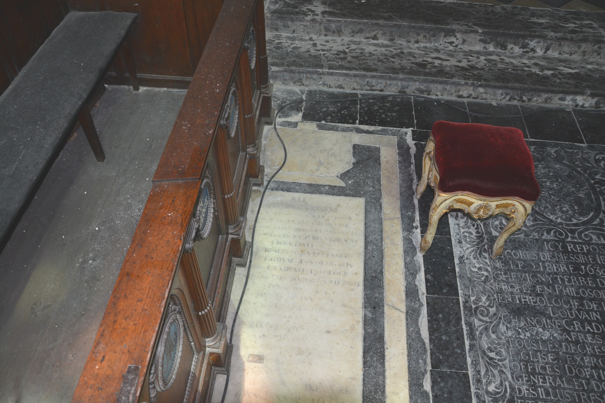 Cathédrale de Saint-Omer -  dallage du Transept Sud, travée latérale F6