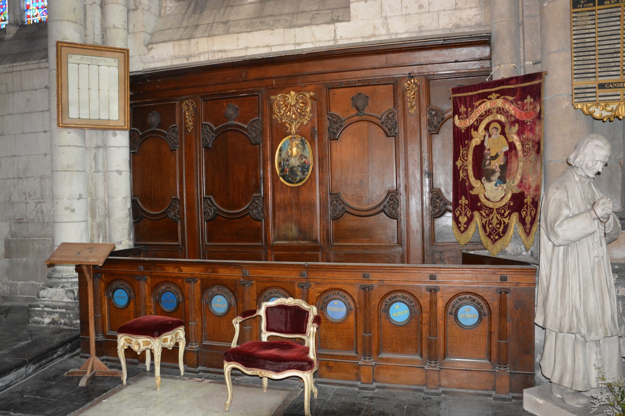 Cathédrale de Saint-Omer -  dallage du Transept Sud, travée latérale F8