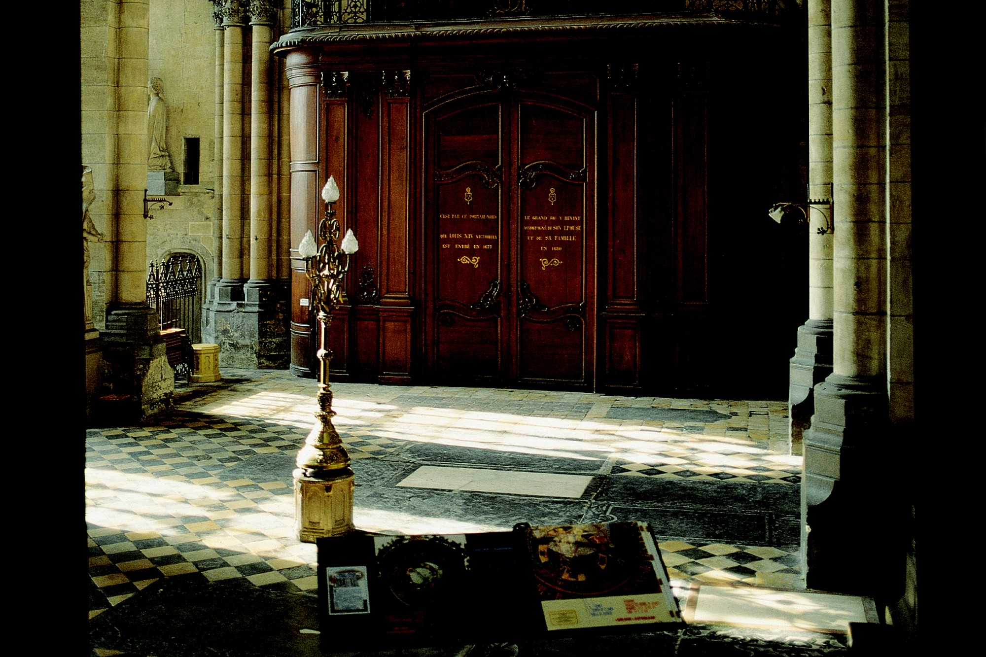 Cathédrale de Saint-Omer -  dallage du Transept Nord, travée latérale G1