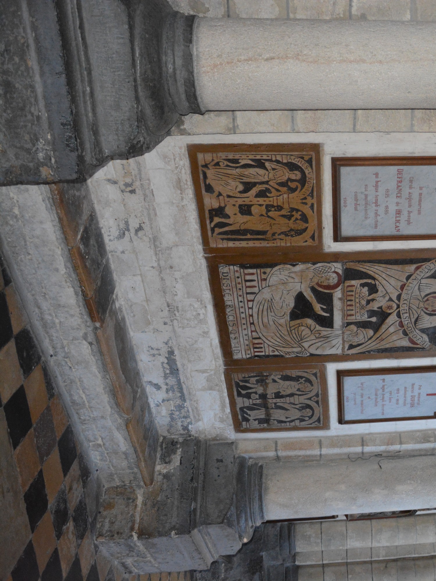 Cathédrale de Saint-Omer -  dallage du Déambulatoire H3