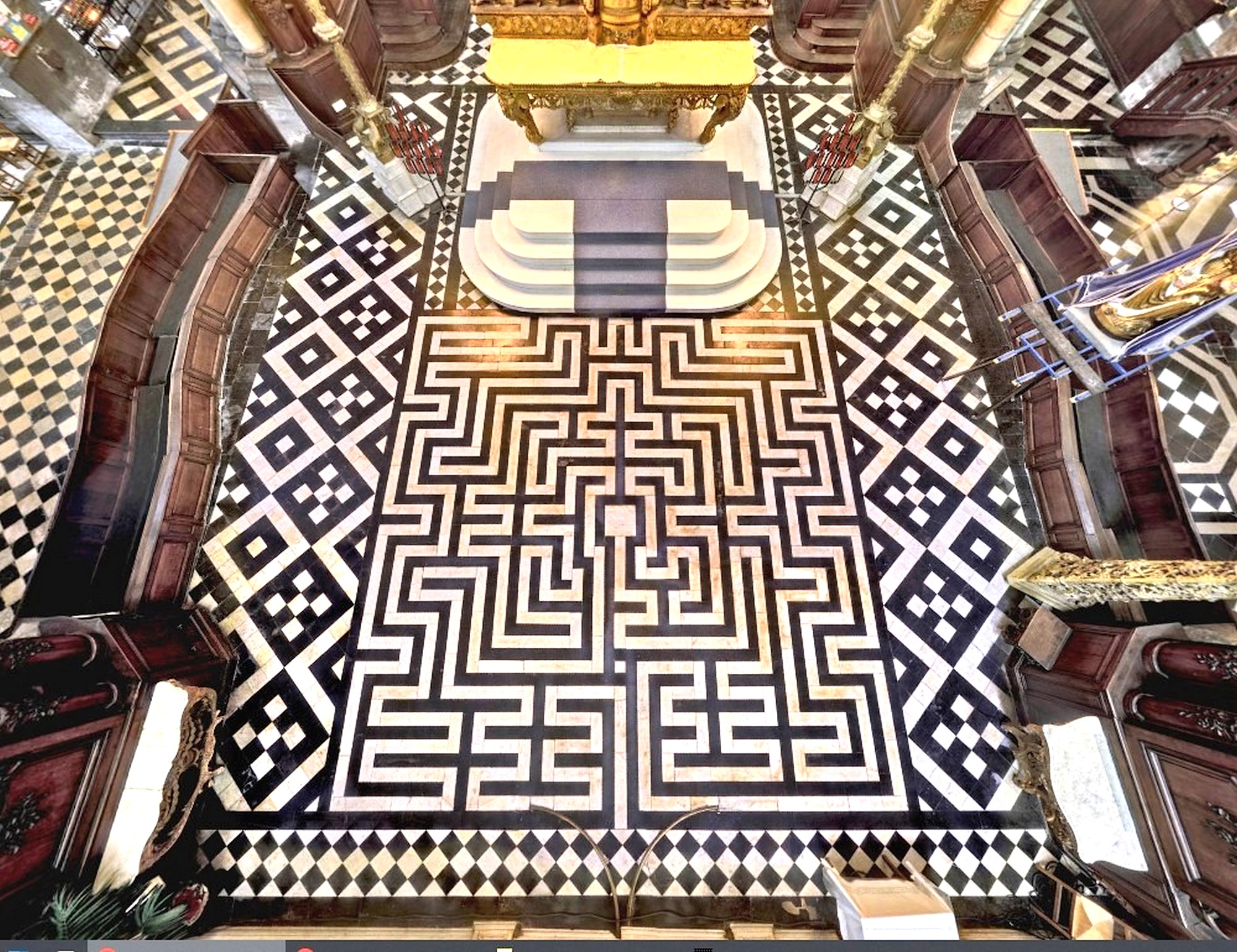 Cathédrale de Saint-Omer  -  Choeur -  labyrinthe