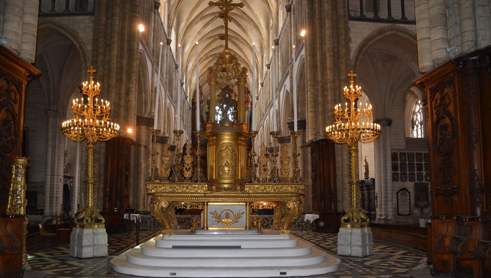 Cathédrale de Saint-Omer| arrière du Maitre Autel ancien  vu coté stalles