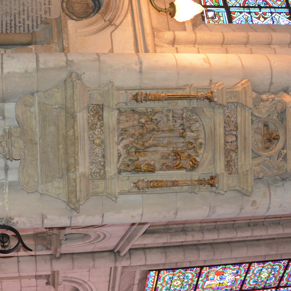 Déambulatoire travée 08 - haut-relief qui représente Trois Hébreux dans la fournaise