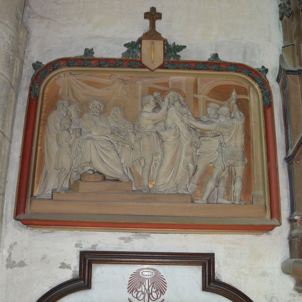 Déambulatoire travée 11 bas-relief de la première station