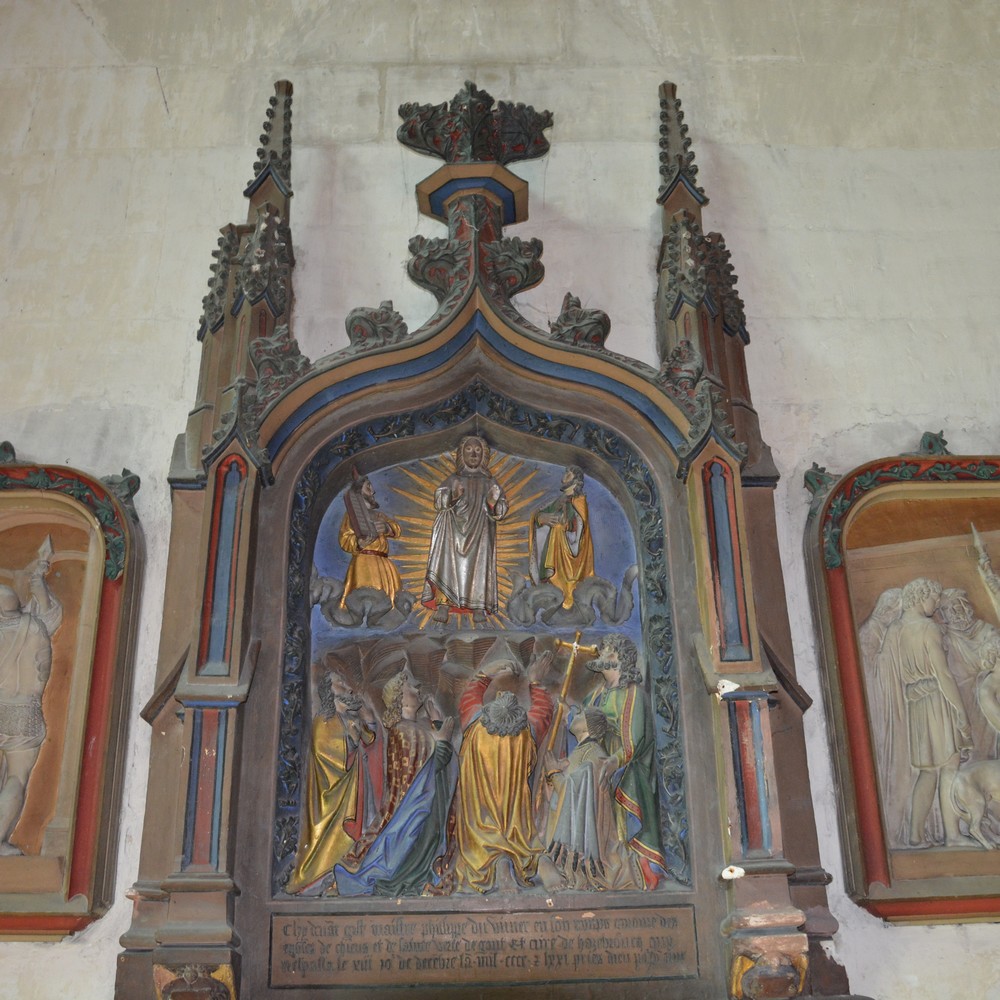 Déambulatoire travée 11 - Monument funéraire (bas-relief) du chanoine Philippe du Vivier