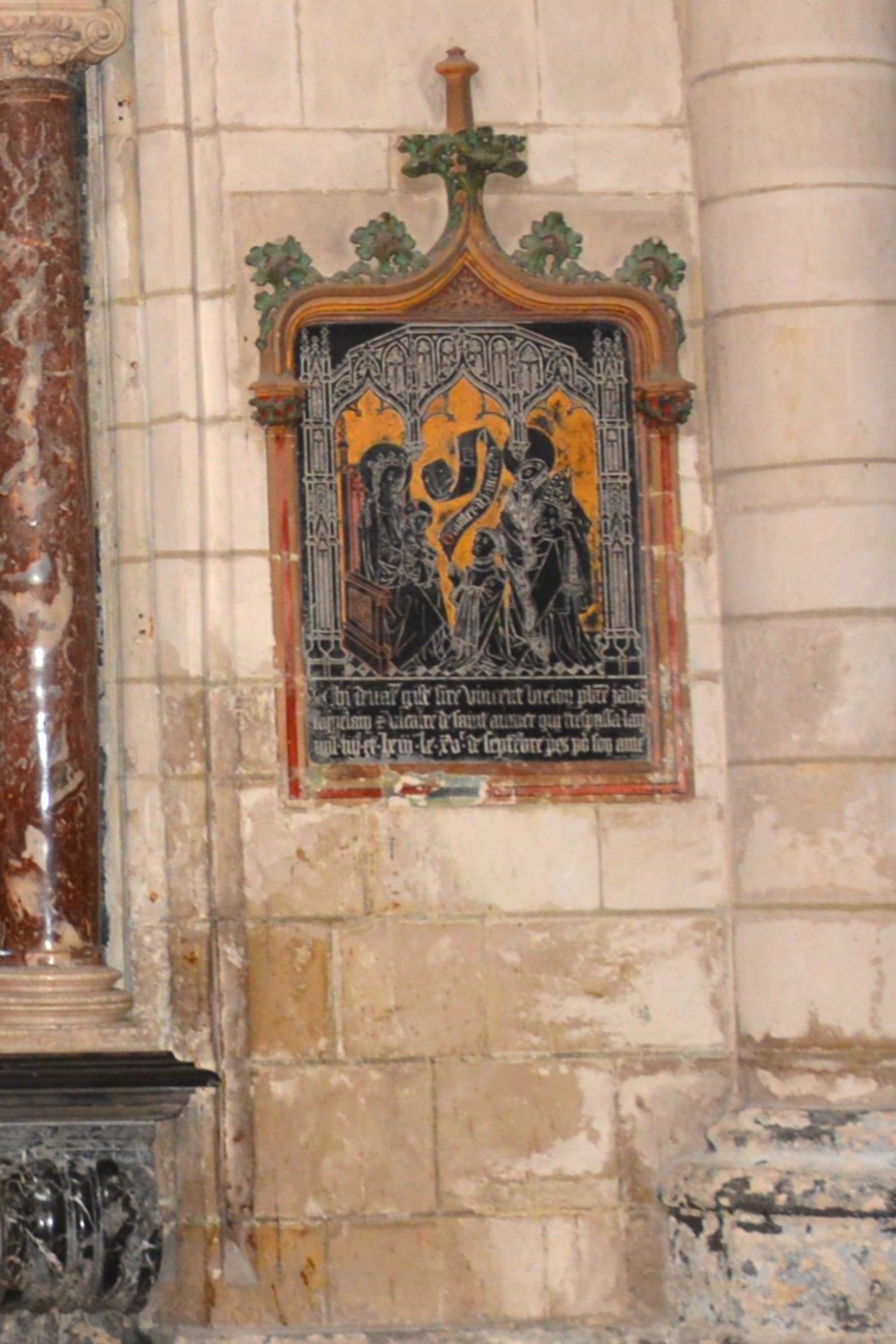 Nef travée 07 - monument  funéraire  du  chanoine, chapelain et vicaire de l'église Vincent Brejon