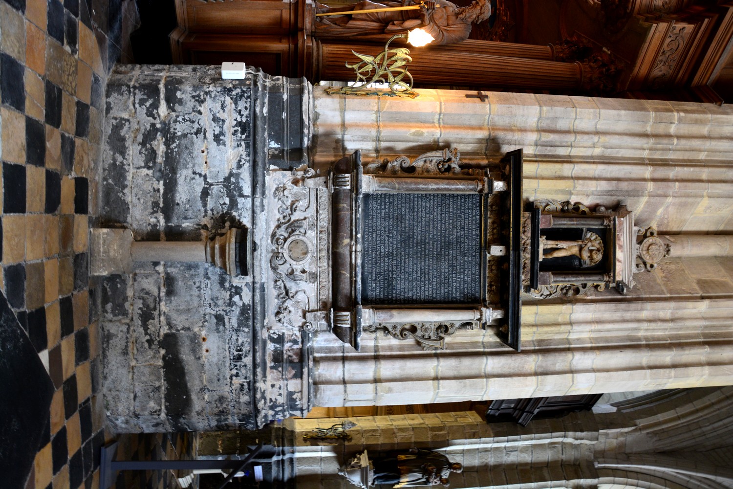 Ex-voto de la Renaissance, consacré à la mémoire de Jean de  Bur, échevin de la ville de Saint-Omer, et de Marie de Loo, sa femme