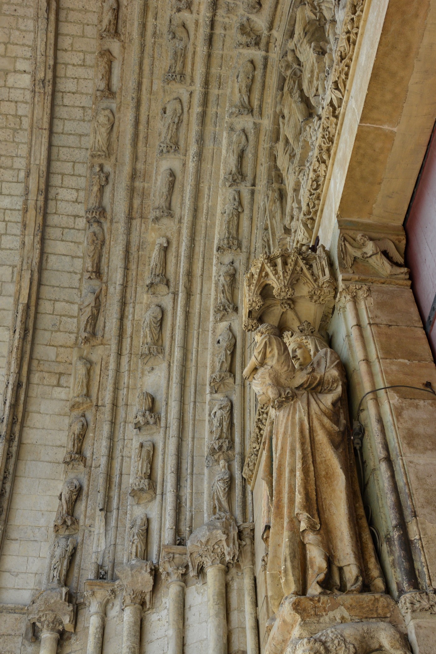 Porche sud de Notre-Dame de saint-omer