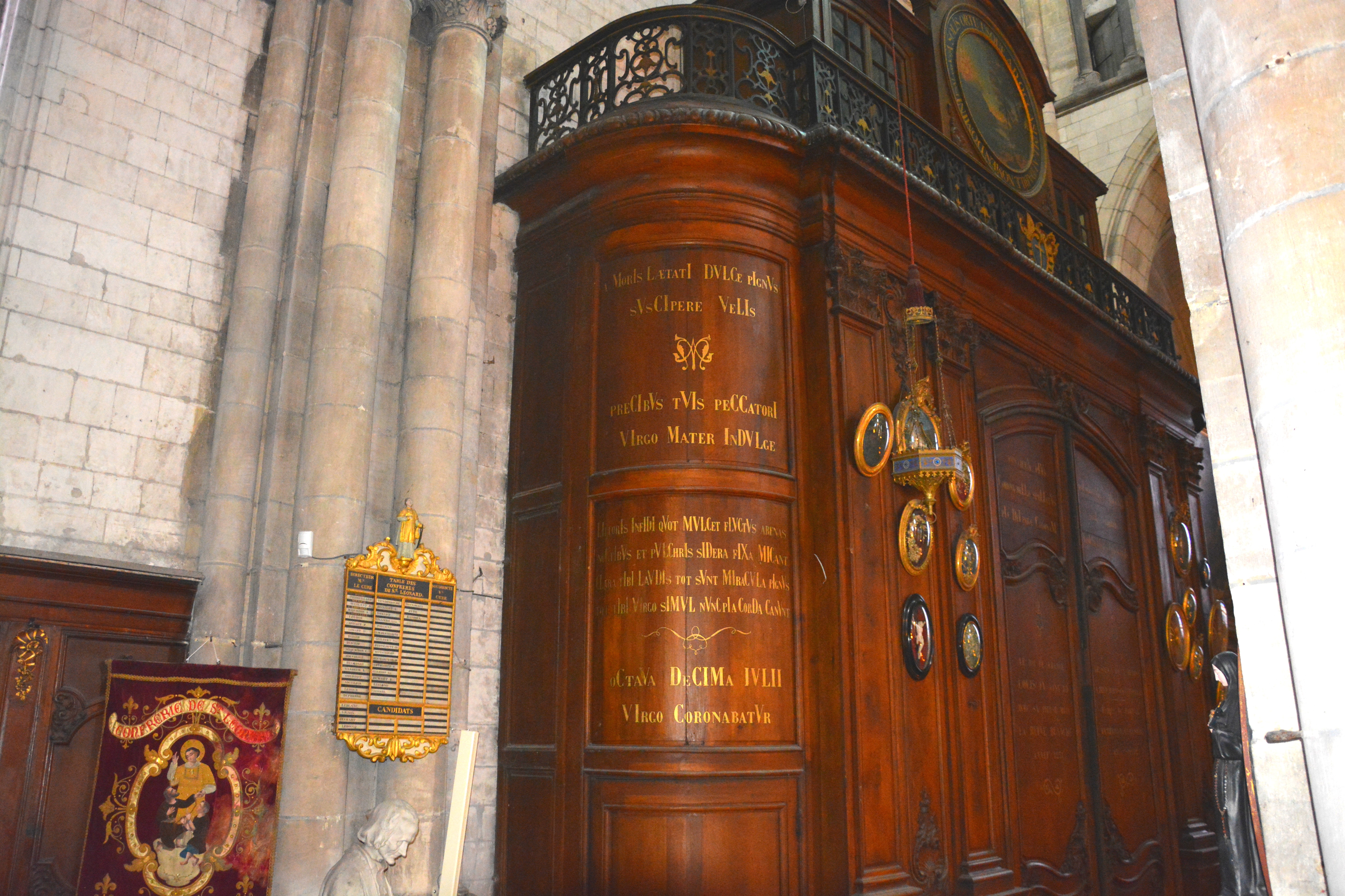 Cathédrale de Saint-Omer - porte tambour sud - côté est