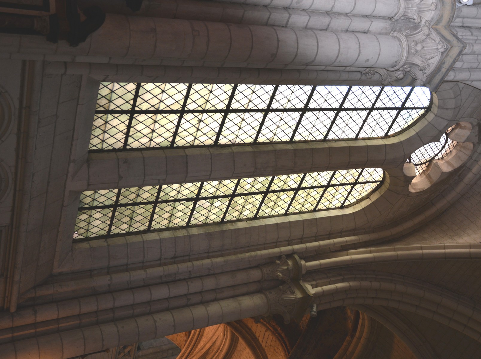 Cathédrale de Saint-Omer | Déambulatoire vitraux travée 09