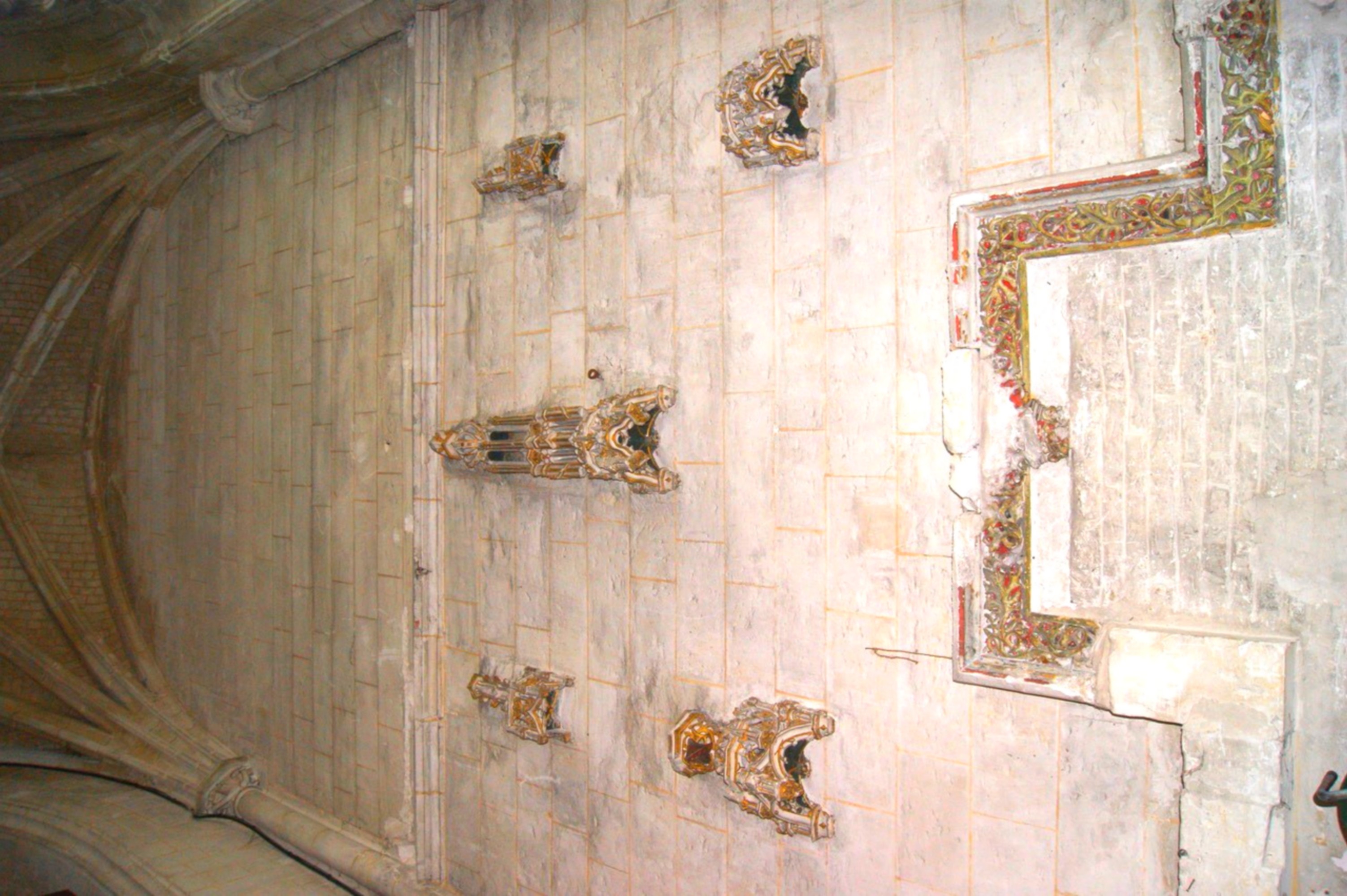 Cathédrale de Saint-Omer - Chapelle ancienne Notre-Dame de Pitié Cathédrale de Saint-Omer - Chapelle ancienne Notre-Dame de Pitié