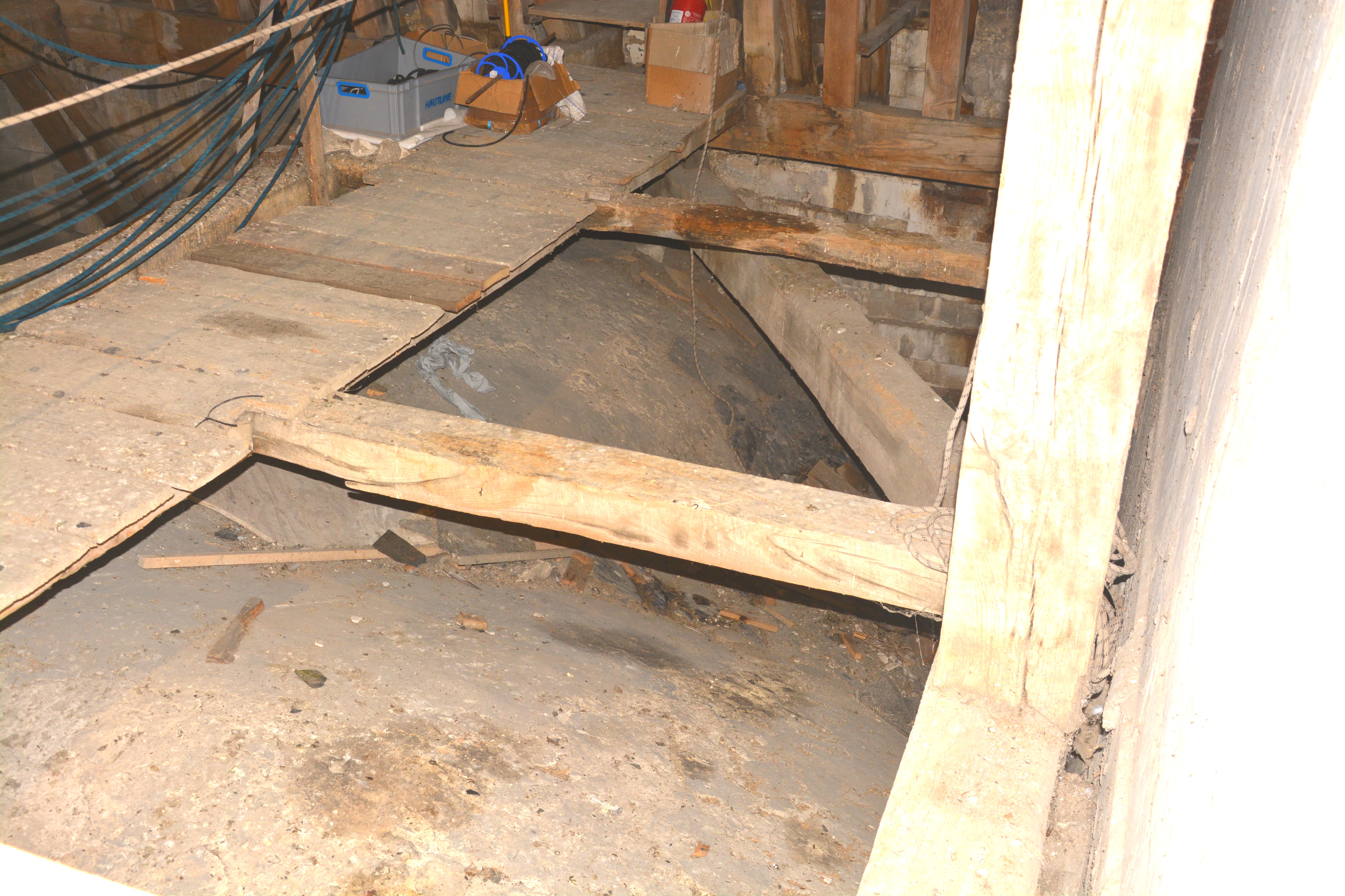 Nef couverture provisoire de la toiture