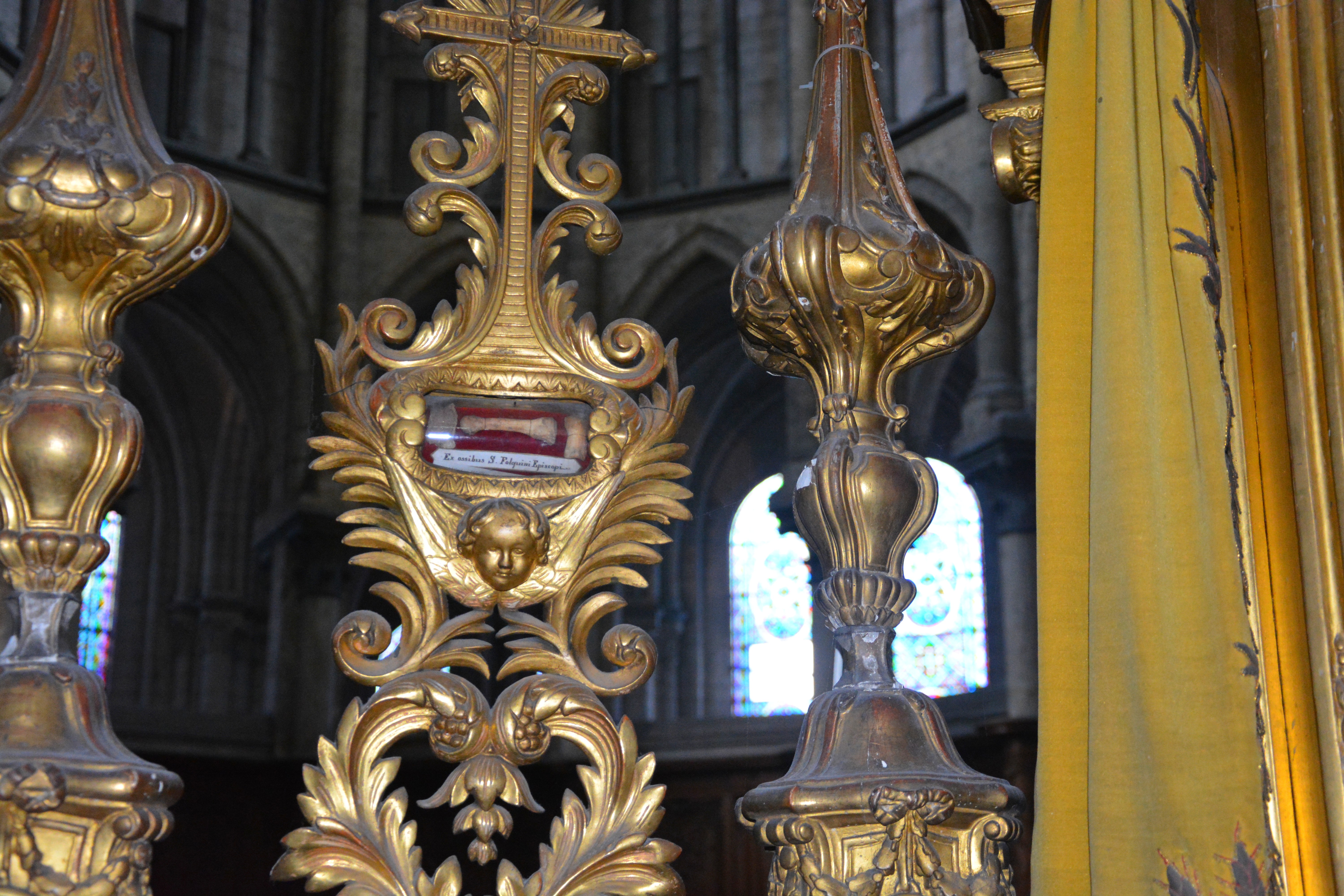 Cathédrale de Saint-Omer | reliques exposées sur le maitre autel
