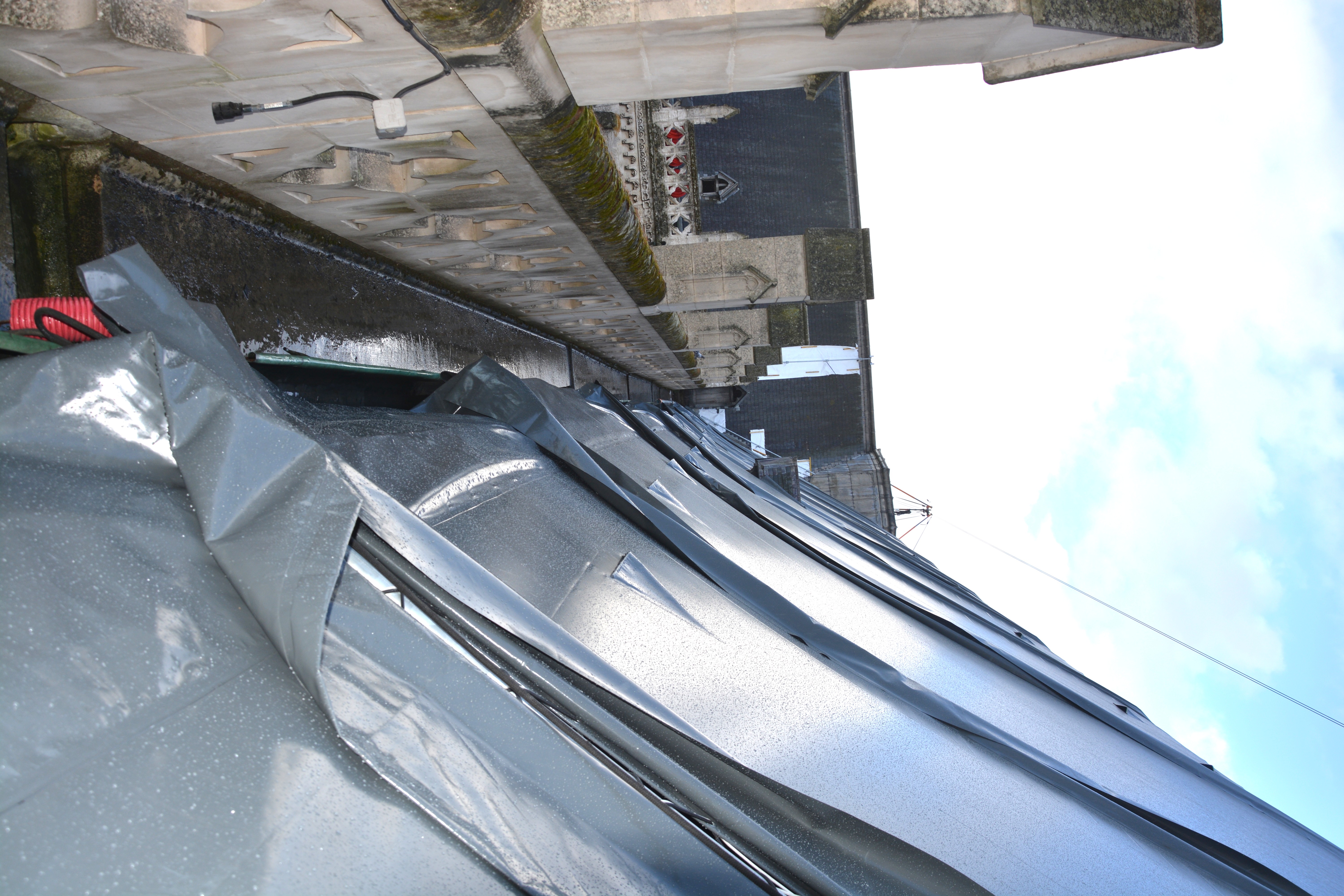 Nef couverture provisoire de la toiture