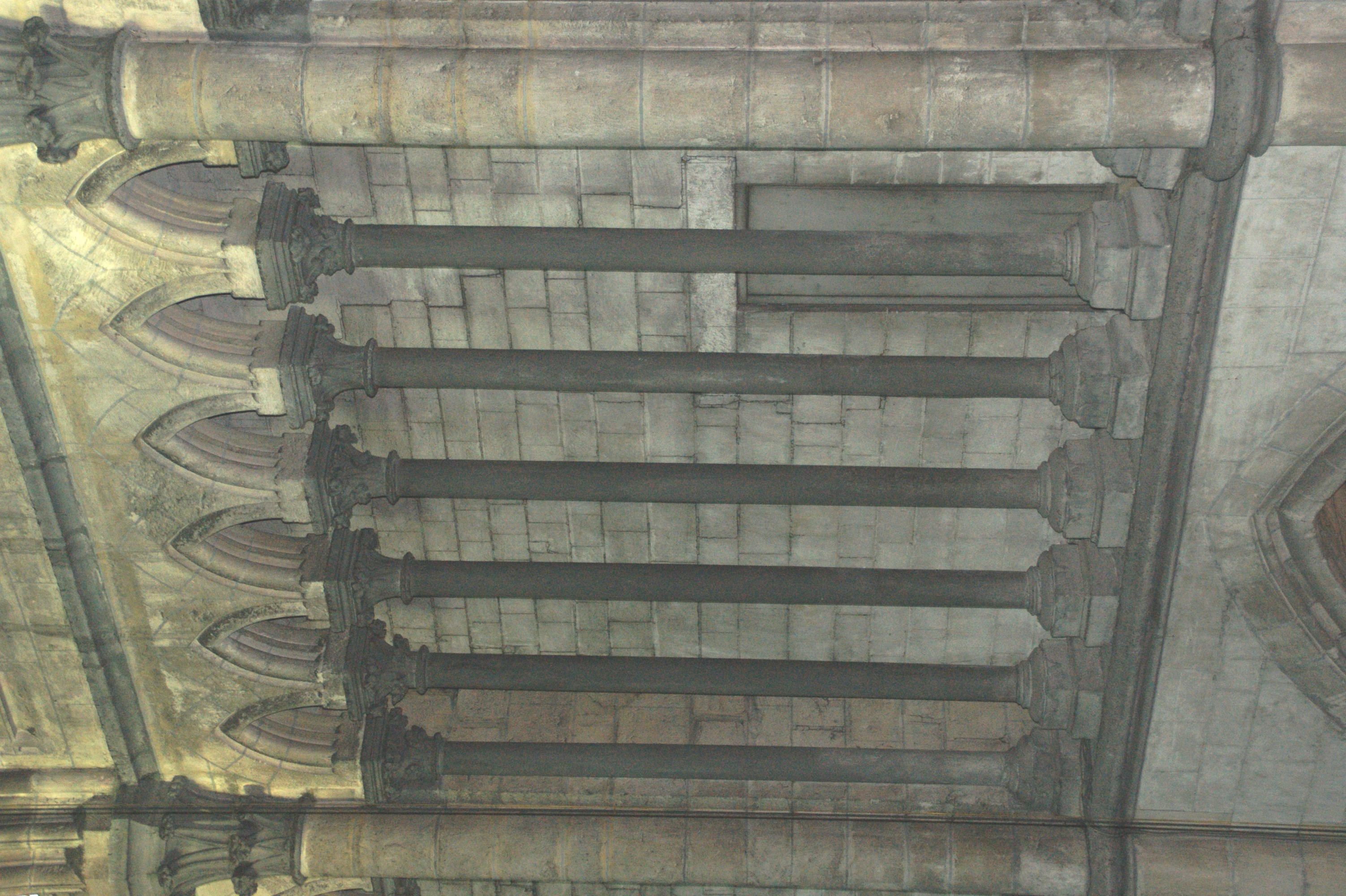 série de photographies prises en 2025 à l'intérieur du Triforium  des Transepts et  du Choeur