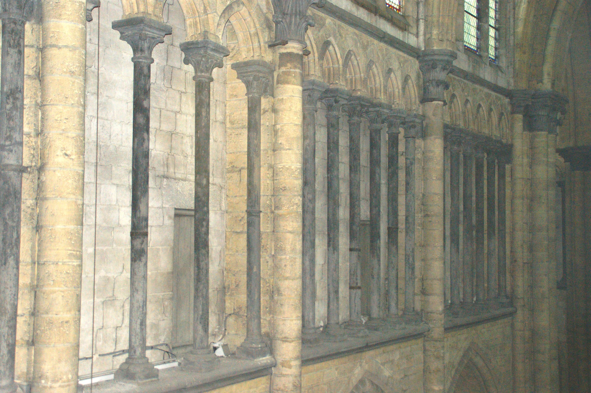 série de photographies prises en 2025 à l'intérieur du Triforium  des Transepts et  du Choeur