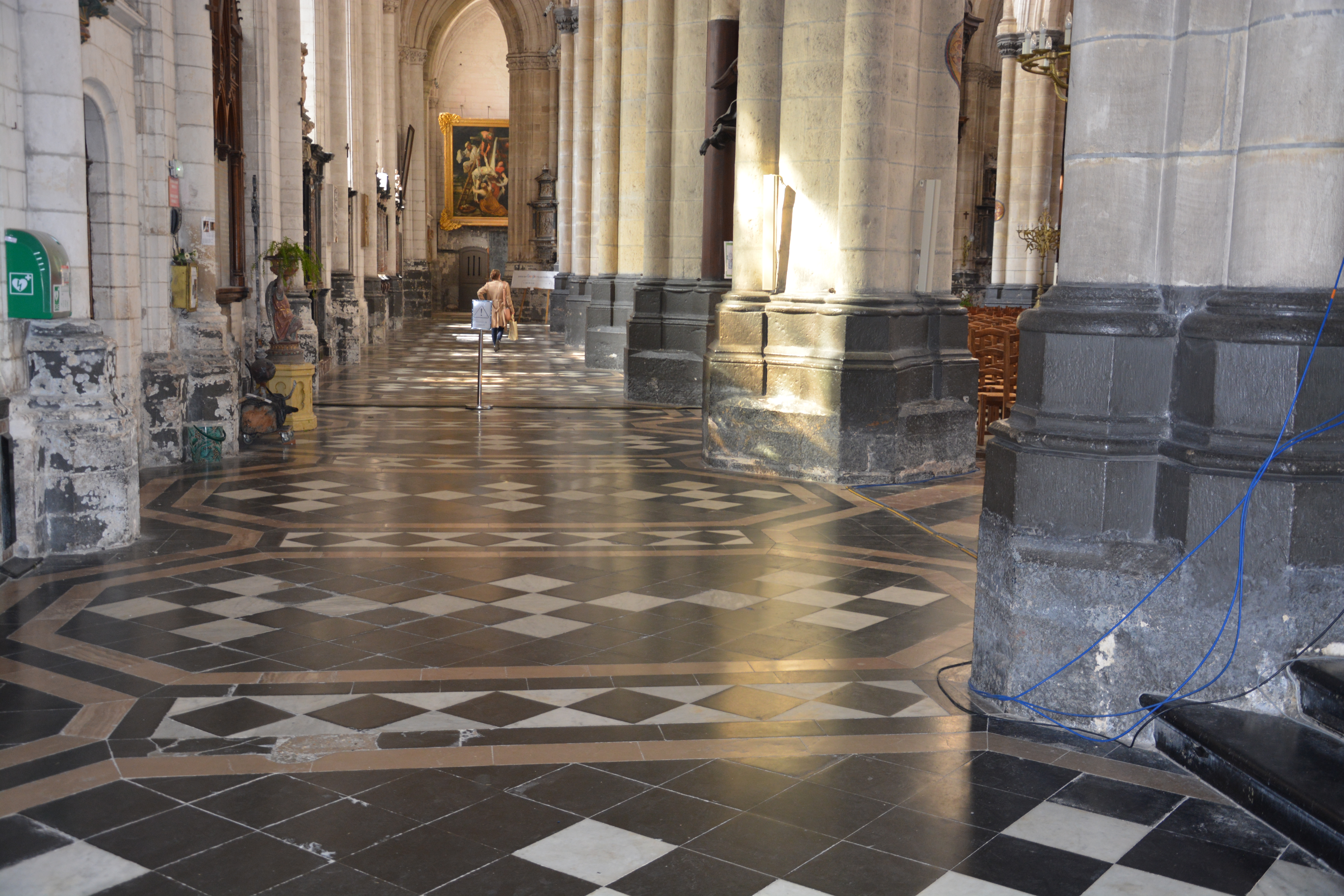 Cathédrale de Saint-Omer -  dallage du Déambulatoire E5