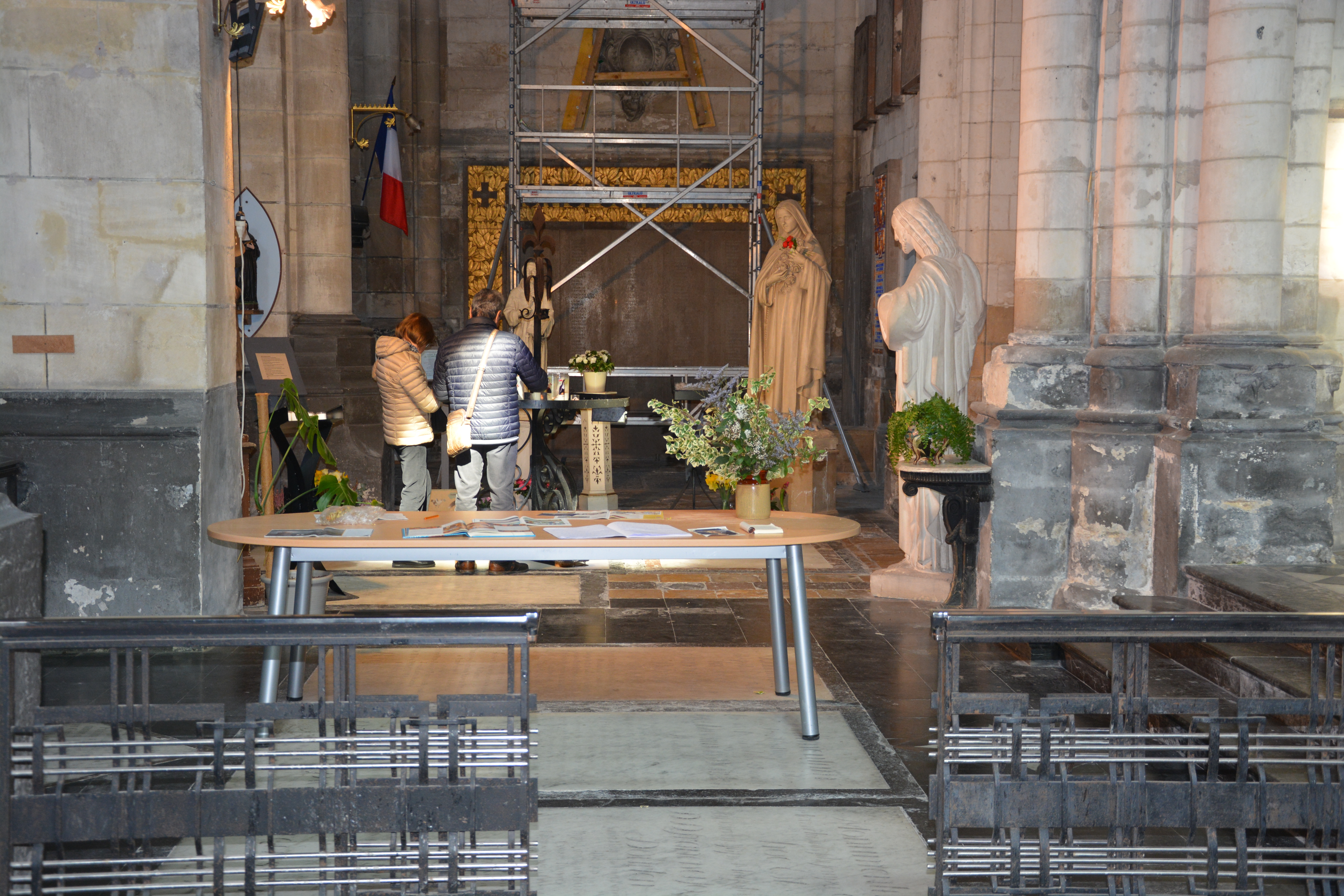 toutes les statues du Transept sud ont été transférées dans le Transept nord fin 2025