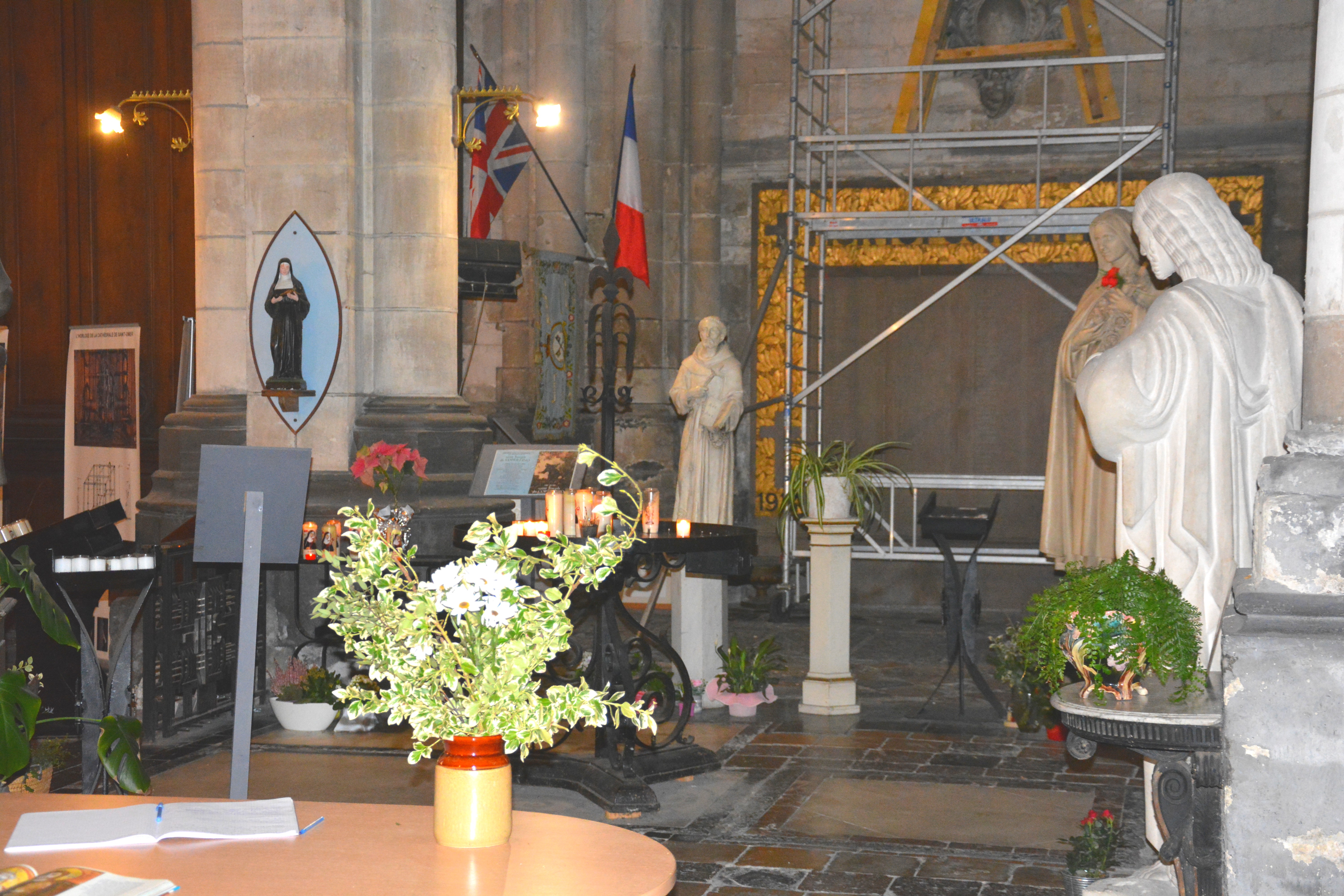 toutes les statues du Transept sud ont été transférées dans le Transept nord en 2025